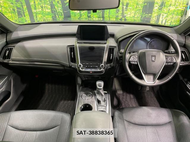 Toyota CROWN HYBRID 2019-06 8874696-1