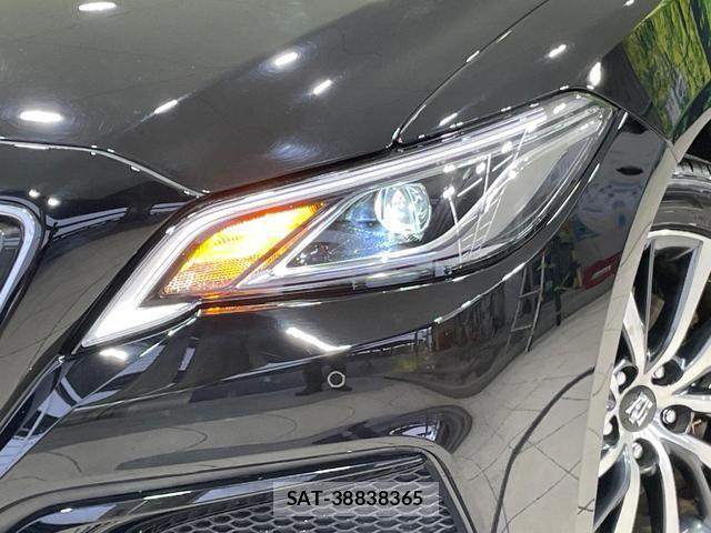 Toyota CROWN HYBRID 2019-06 8874696-11