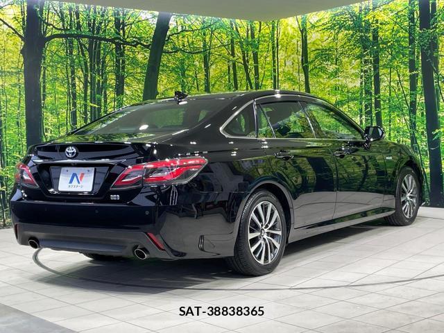 Toyota CROWN HYBRID 2019-06 8874696-16
