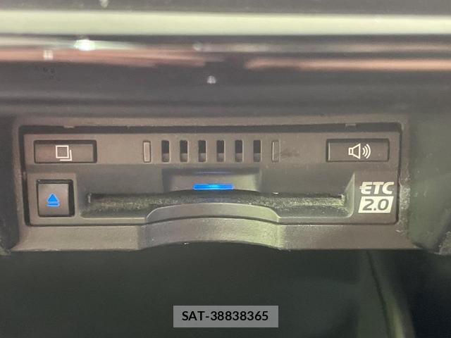 Toyota CROWN HYBRID 2019-06 8874696-5