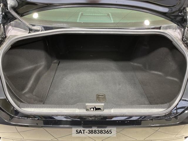 Toyota CROWN HYBRID 2019-06 8874696-9
