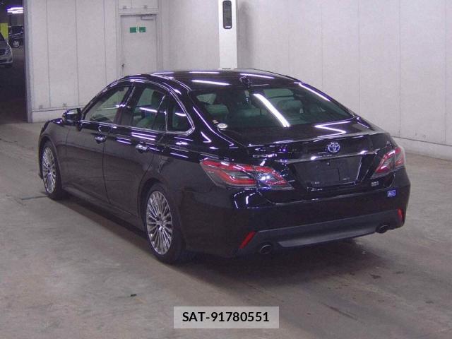 Toyota CROWN HYBRID 2021-09 8874764-1