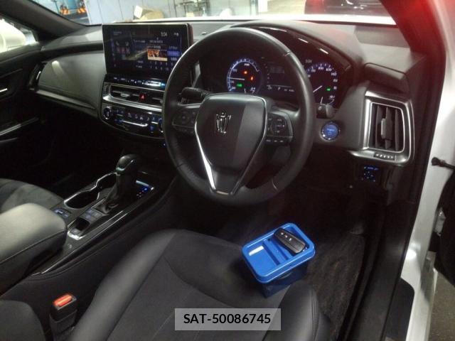 Toyota CROWN HYBRID 2022-06 8874810-2