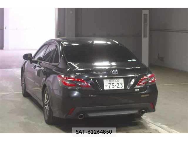 Toyota CROWN HYBRID 2018-10 8874888-1