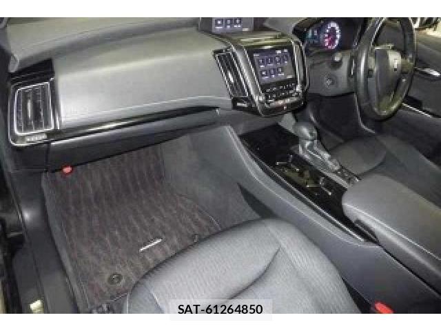 Toyota CROWN HYBRID 2018-10 8874888-2