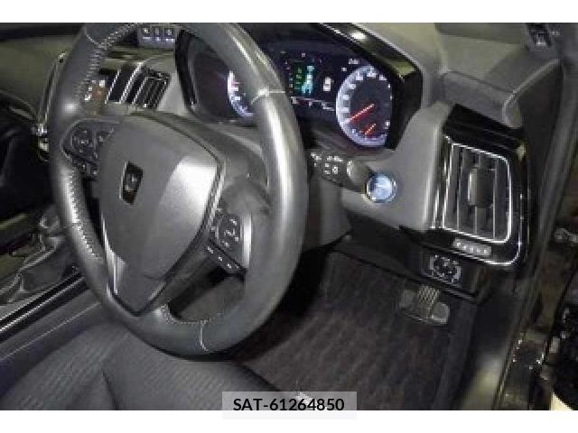 Toyota CROWN HYBRID 2018-10 8874888-3