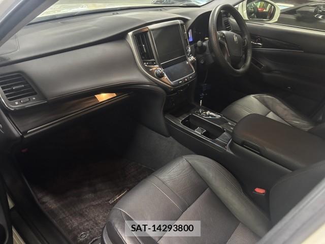 Toyota CROWN HYBRID 2013-02 8875150-2