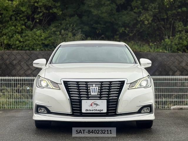 Toyota CROWN HYBRID 2016-04 8875536-11