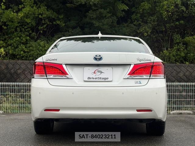 Toyota CROWN HYBRID 2016-04 8875536-12