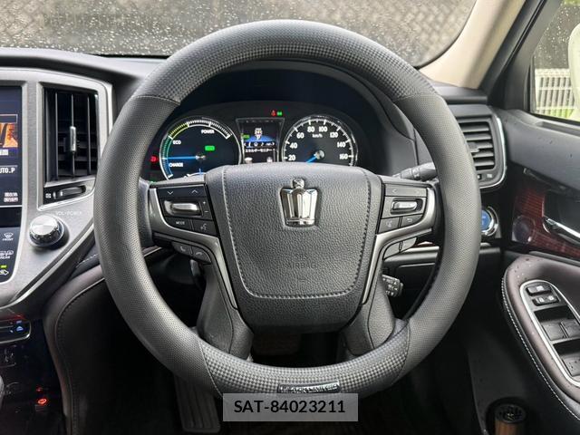 Toyota CROWN HYBRID 2016-04 8875536-17