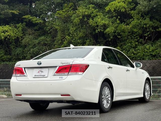 Toyota CROWN HYBRID 2016-04 8875536-3