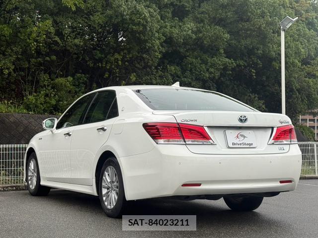 Toyota CROWN HYBRID 2016-04 8875536-4