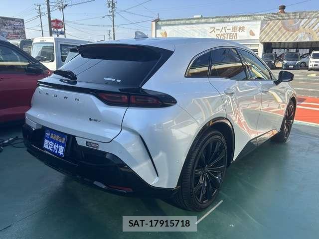 Toyota CROWN 2024-04 8875577-1