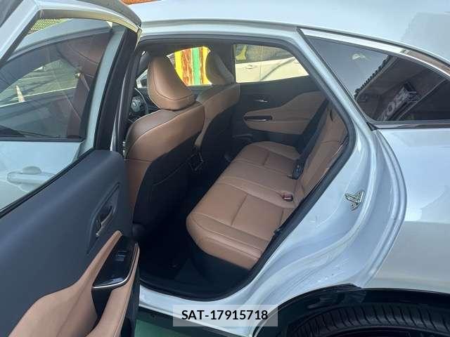 Toyota CROWN 2024-04 8875577-5