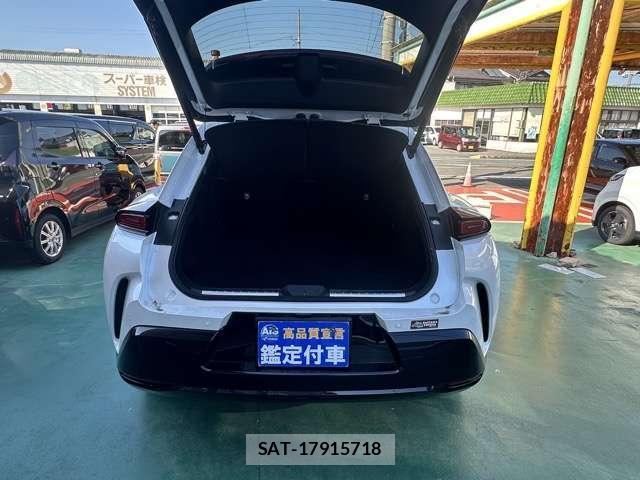 Toyota CROWN 2024-04 8875577-9
