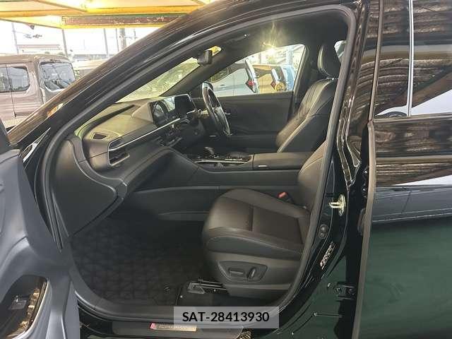 Toyota CROWN 2024-12 8875595-3