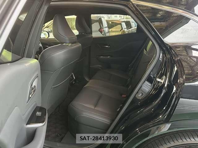 Toyota CROWN 2024-12 8875595-5