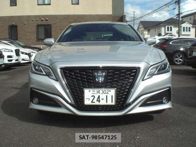 Toyota CROWN 2019-05 8872992-1
