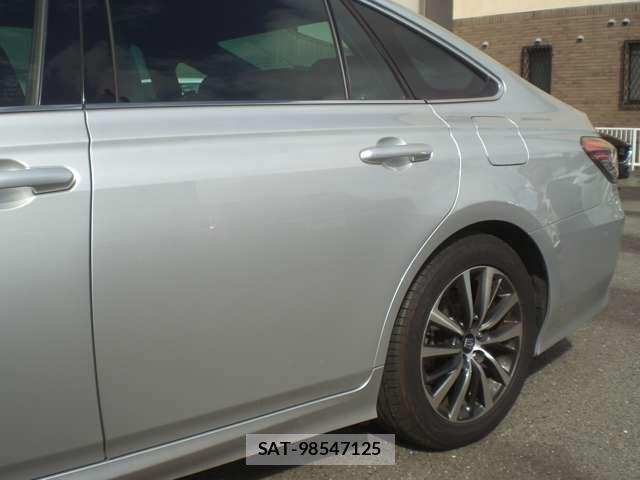 Toyota CROWN 2019-05 8872992-13