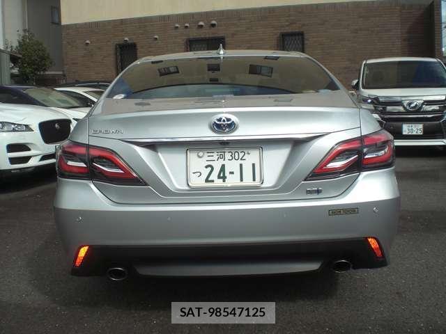 Toyota CROWN 2019-05 8872992-4