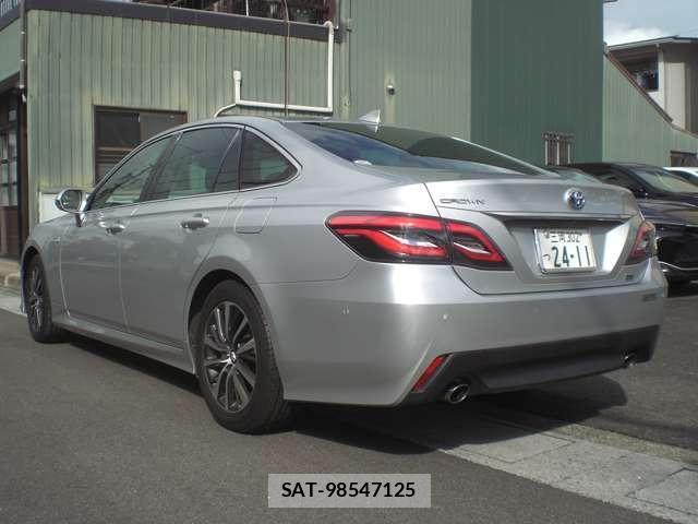 Toyota CROWN 2019-05 8872992-5