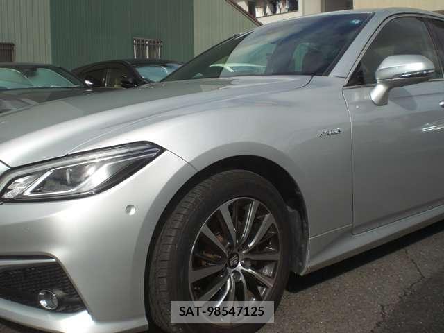 Toyota CROWN 2019-05 8872992-6