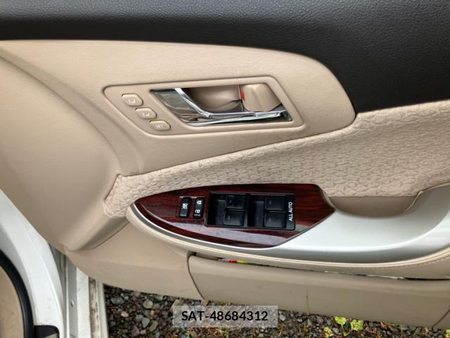 Toyota CROWN 2011-08 8874965-11