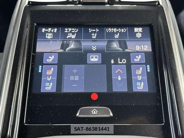 Toyota CROWN 2024-05 8875591-3