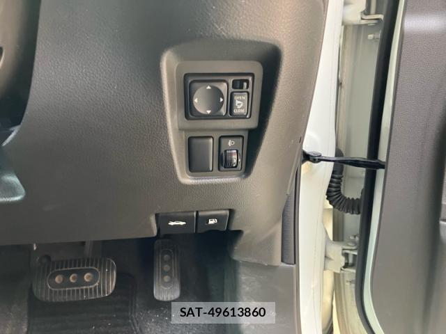 Nissan CUBE 2011-10 8874996-11