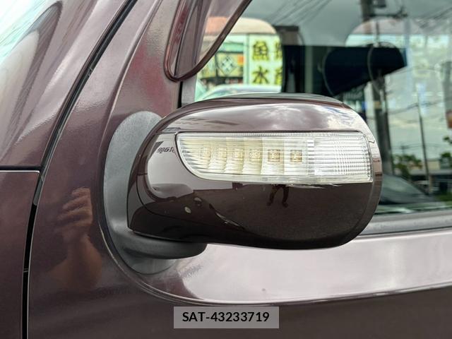 Nissan CUBE 2011-10 8875533-17