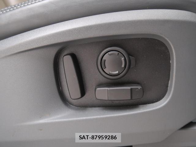 Land Rover DEFENDER 2021-06 8873087-10