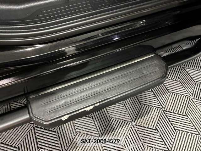 Land Rover DEFENDER 2022-02 8874087-16