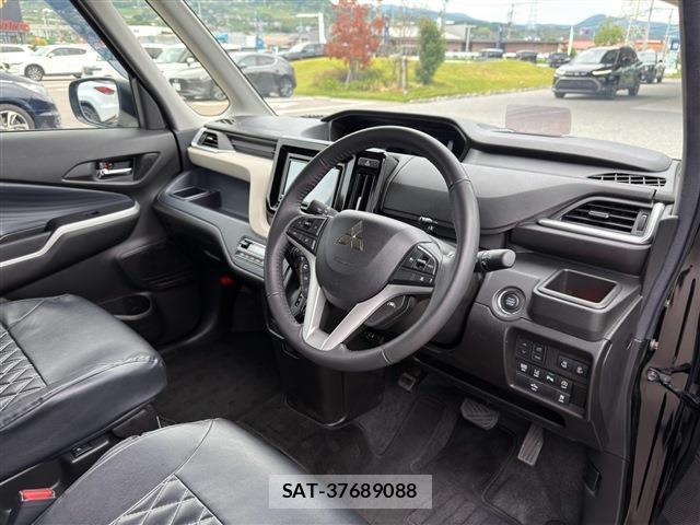 Mitsubishi DELICA 2024-03 8872911-12