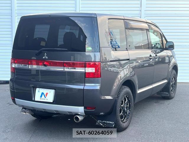 Mitsubishi DELICA 2017-11 8873996-14