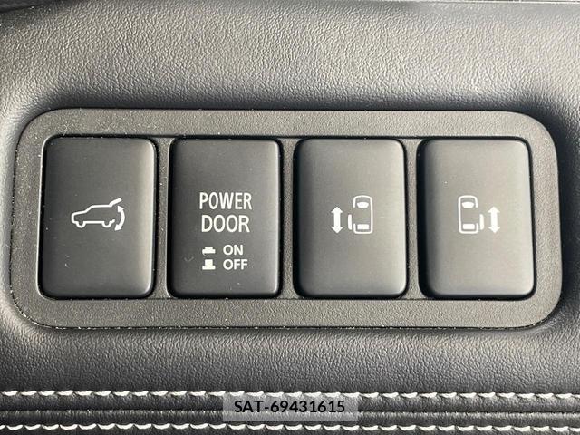 Mitsubishi DELICA 2024-10 8875055-3