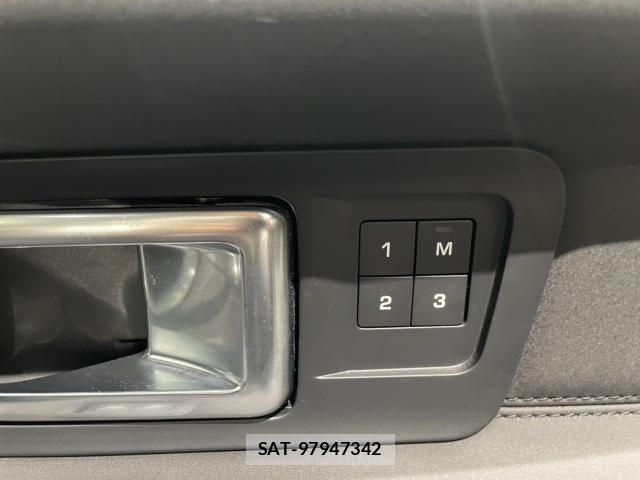 Land Rover DISCOVERY 2018-02 8874241-15