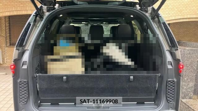 Land Rover DISCOVERY 2021-09 8874423-17