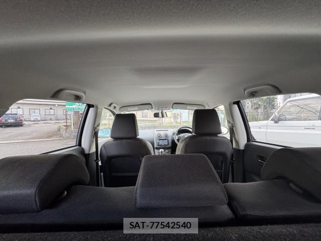 Nissan DUALIS 2012-03 8873815-16