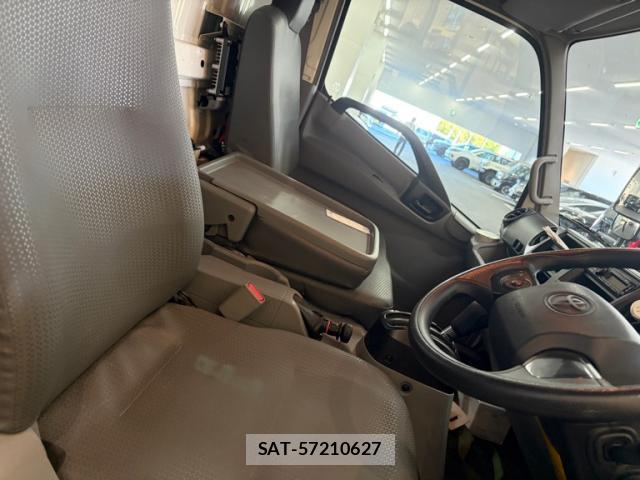 Toyota DYNA TRUCK 2024-08 8873658-4
