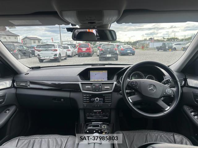 Mercedes Benz E-CLASS 2010-02 8875746-15