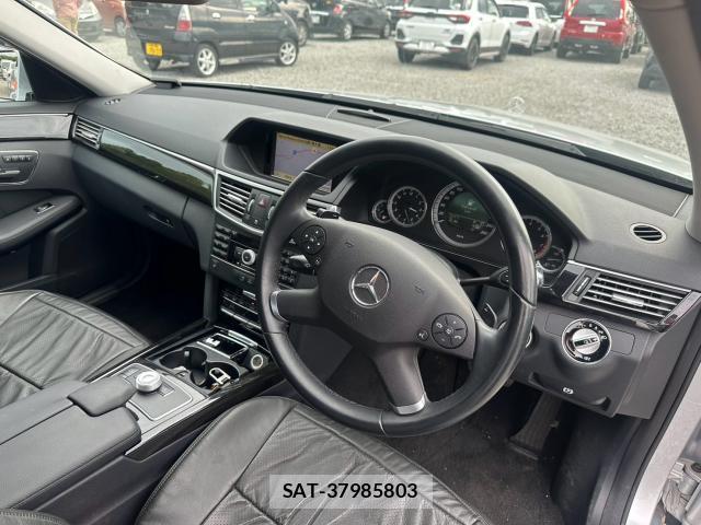 Mercedes Benz E-CLASS 2010-02 8875746-18