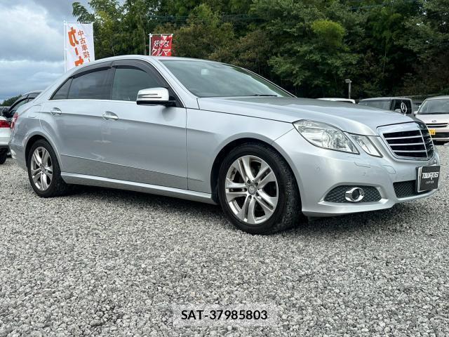 Mercedes Benz E-CLASS 2010-02 8875746-2