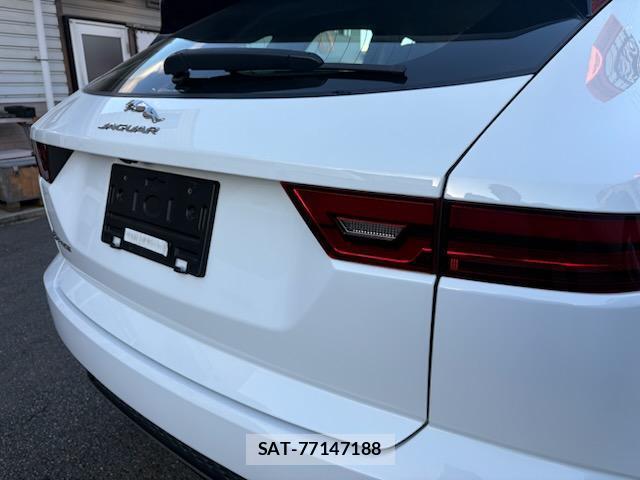 Jaguar E-PACE 2019-03 8874139-19