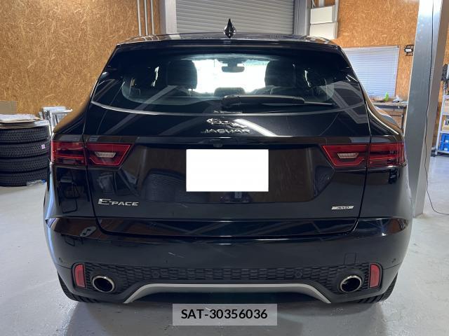 Jaguar E-PACE 2018-05 8875396-1