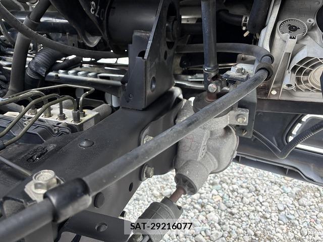 Isuzu ELF TRUCK 2011-08 8873058-19