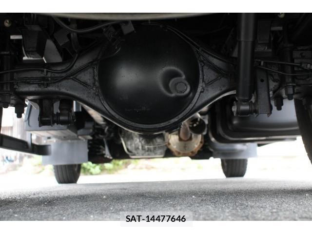 Isuzu ELF TRUCK 2018-01 8873818-19