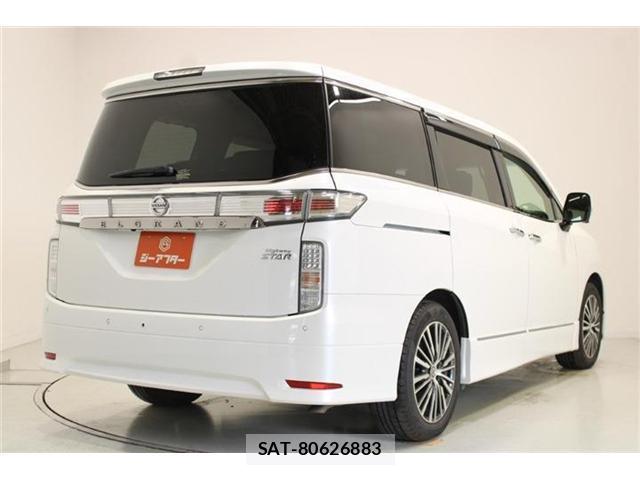 Nissan ELGRAND 2022-06 8872657-11