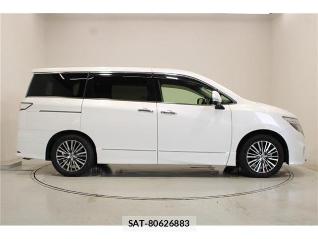Nissan ELGRAND 2022-06 8872657-12