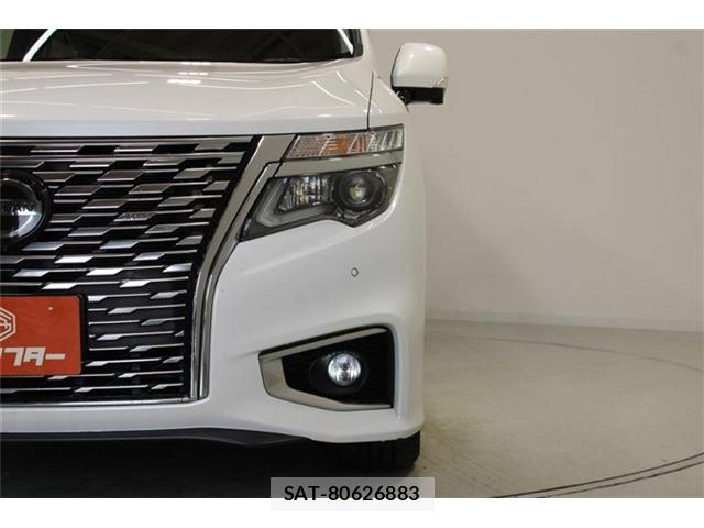 Nissan ELGRAND 2022-06 8872657-13