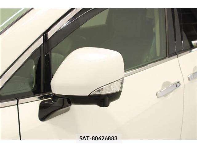 Nissan ELGRAND 2022-06 8872657-19